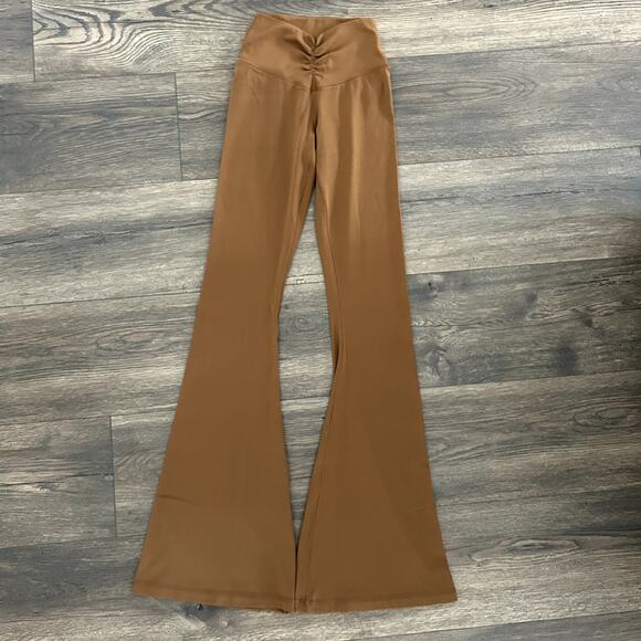 Offline By Aerie Real Me Hi Rise Ruched Flare Leggings Size XS - Picture 1 of 7